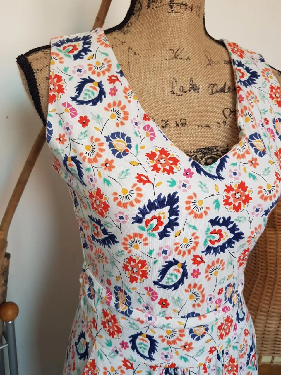 White and multicolored dress – photo 2
